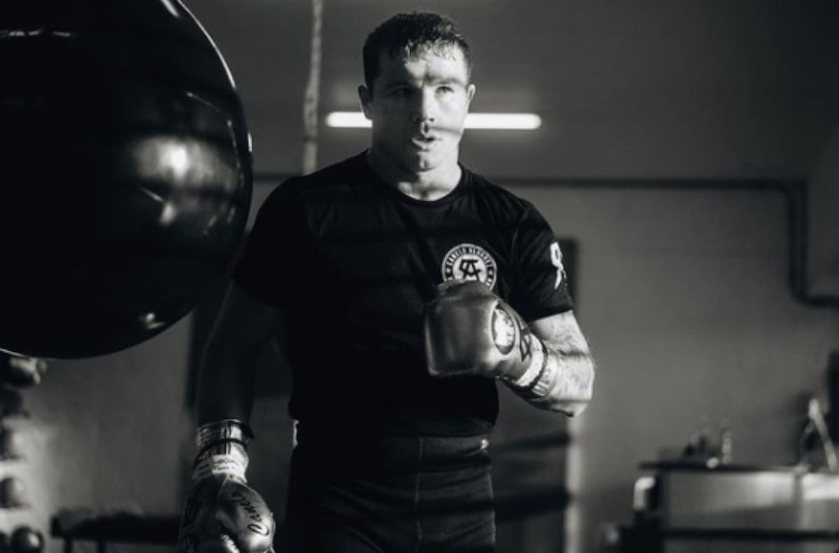 Canelo Álvarez abre la puerta a una pelea con Jake Paul