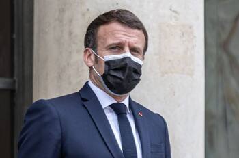 Escándalo en Francia: Ministros de Macron acusados de participar en cenas y fiestas clandestinas