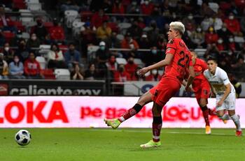Le llueven críticas a Alfredo Talavera tras el golazo de penal Haret Ortega