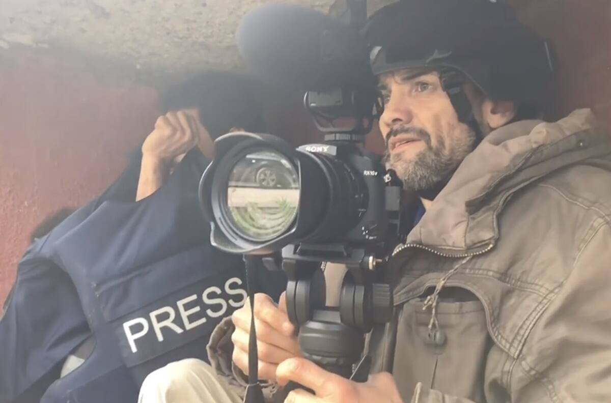 VIDEO| Momentos de terror viven fotoperiodistas mexicanos en Ucrania por bombardeo ruso