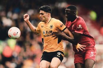Liverpool se impone ante los Wolves pero no les alcanzo para llevarse la Premier League