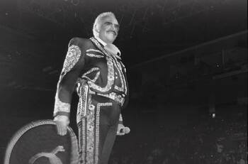 Vicente Fernández presenta mejoras “muy favorables” en su estado de salud, según reporte médico