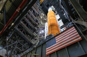 NASA lanzará gigantesco cohete de prueba para el próximo alunizaje humano