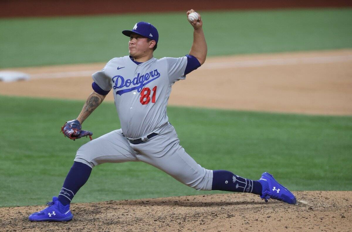 Mexicano Víctor González saldrá de rotación de Dodgers