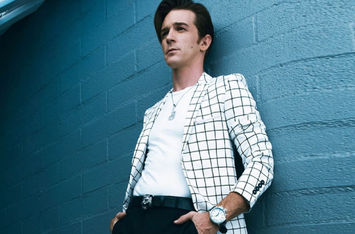 Drake Bell fue aplastado por mexicanos en Monumento a la Revolución