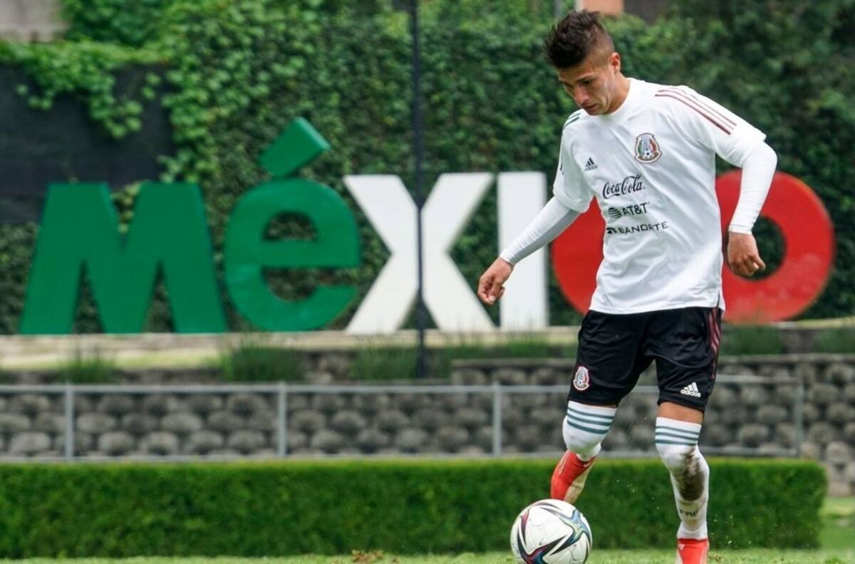 Entrenador de Chile lamenta que Galdames haya preferido a la Selección Mexicana