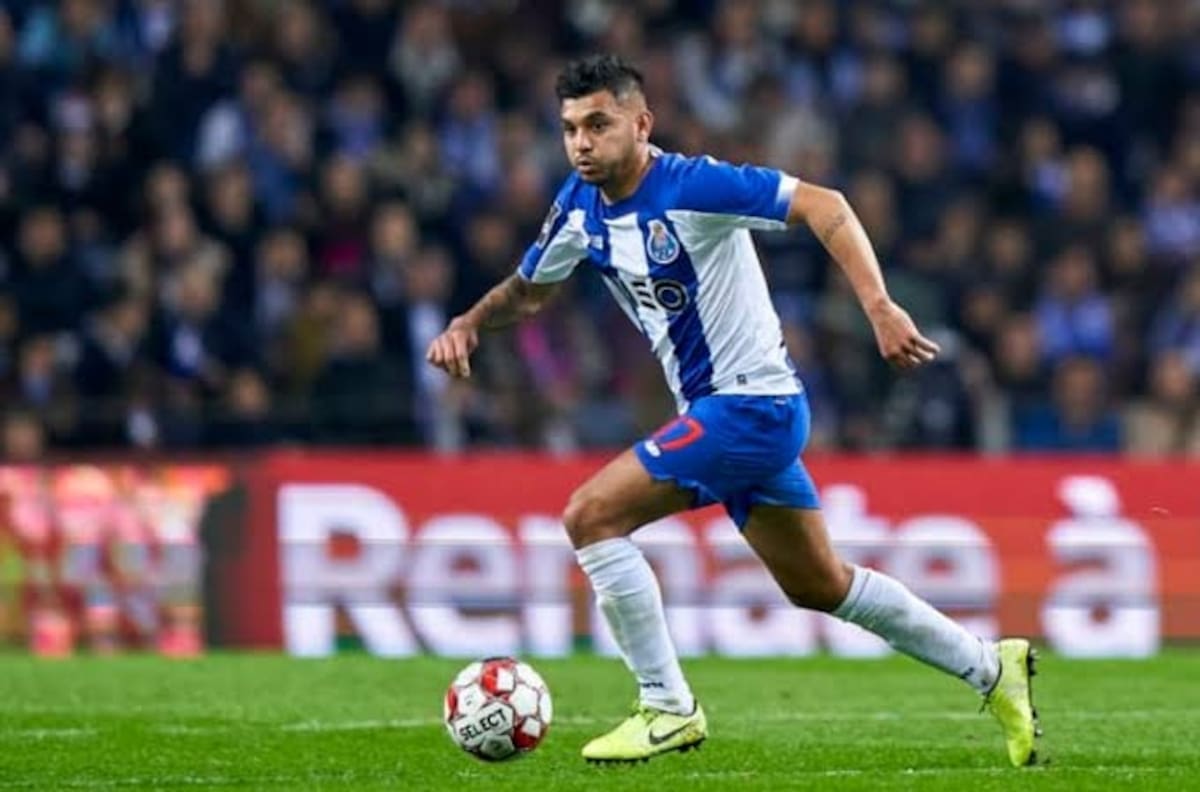 "Tecatito" Corona está muy cerca de llegar a un gigante de la Premier League