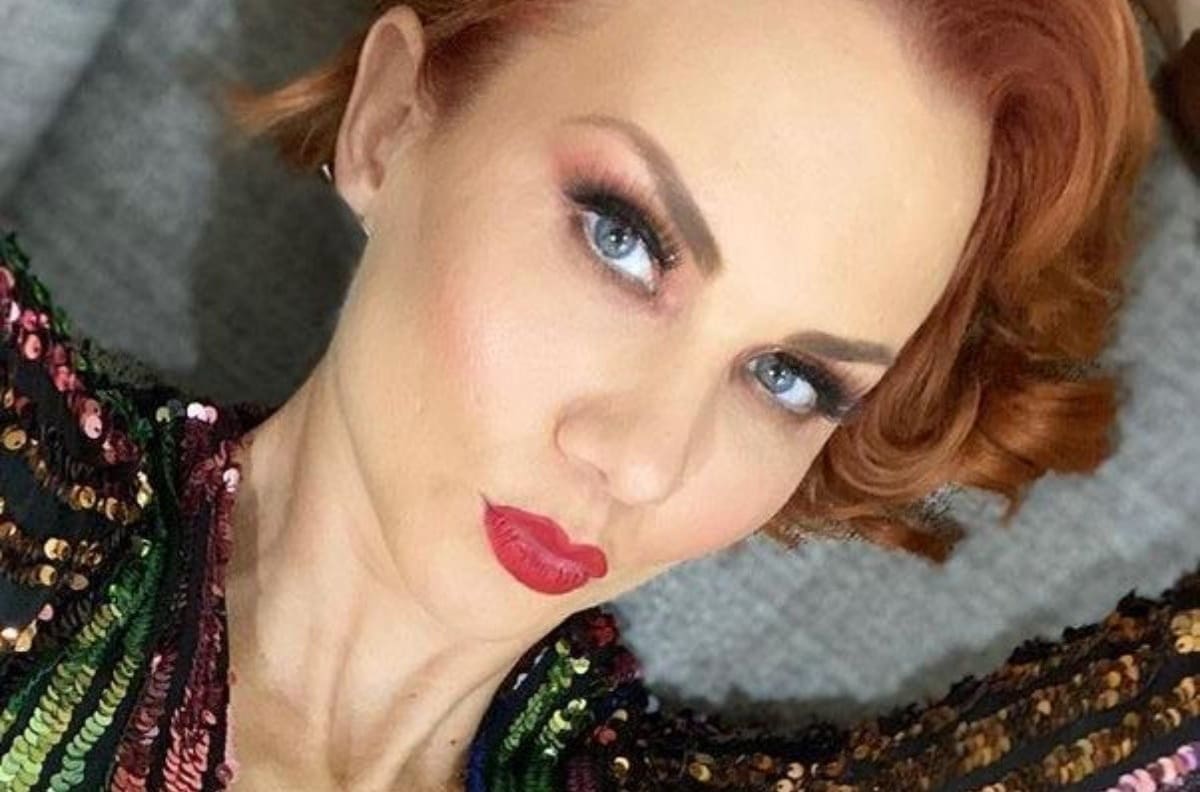 Michelle Vieth enciende las redes con atrevido atuendo para "Cuéntamelo ya"