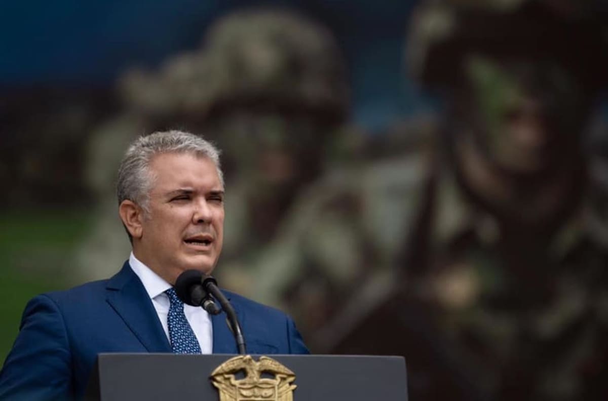 Helicóptero donde viajaba Iván Duque, presidente de Colombia, fue atacado a tiros