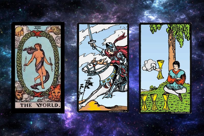 El Mundo, Caballo de Espadas y Cuatro de Copas (ordenadas de izquierda a derecha).