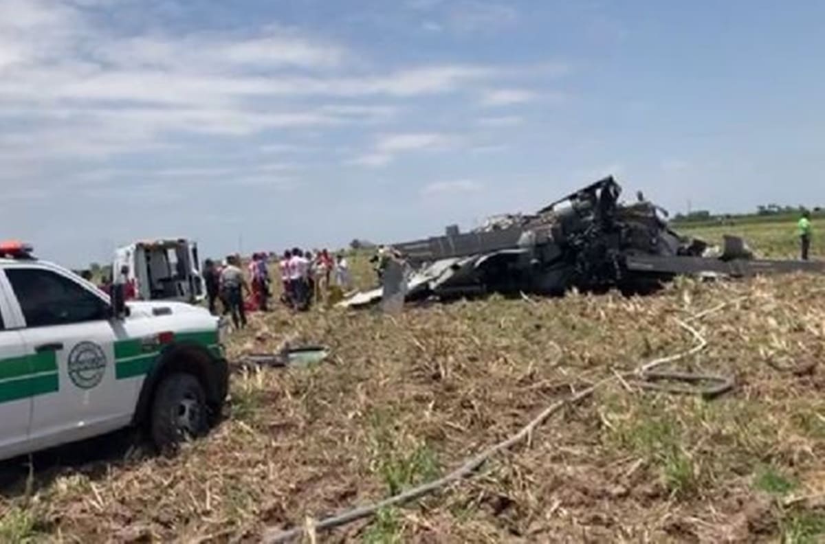 VIDEO | Se desploma helicóptero de la Marina en Los Mochis, Sinaloa: hay catorce muertos