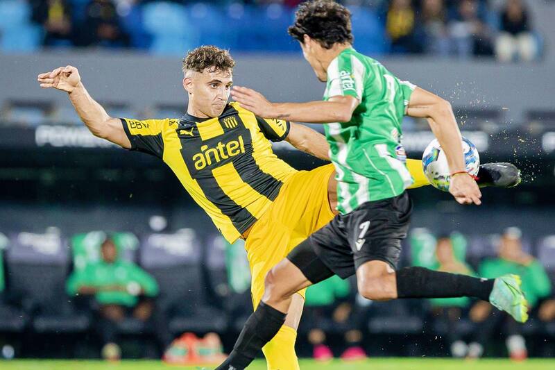 El Peñarol de Alfredo Arias no ha sido ningún deleite futbolístico, pero se llevó con justicia el título uruguayo.