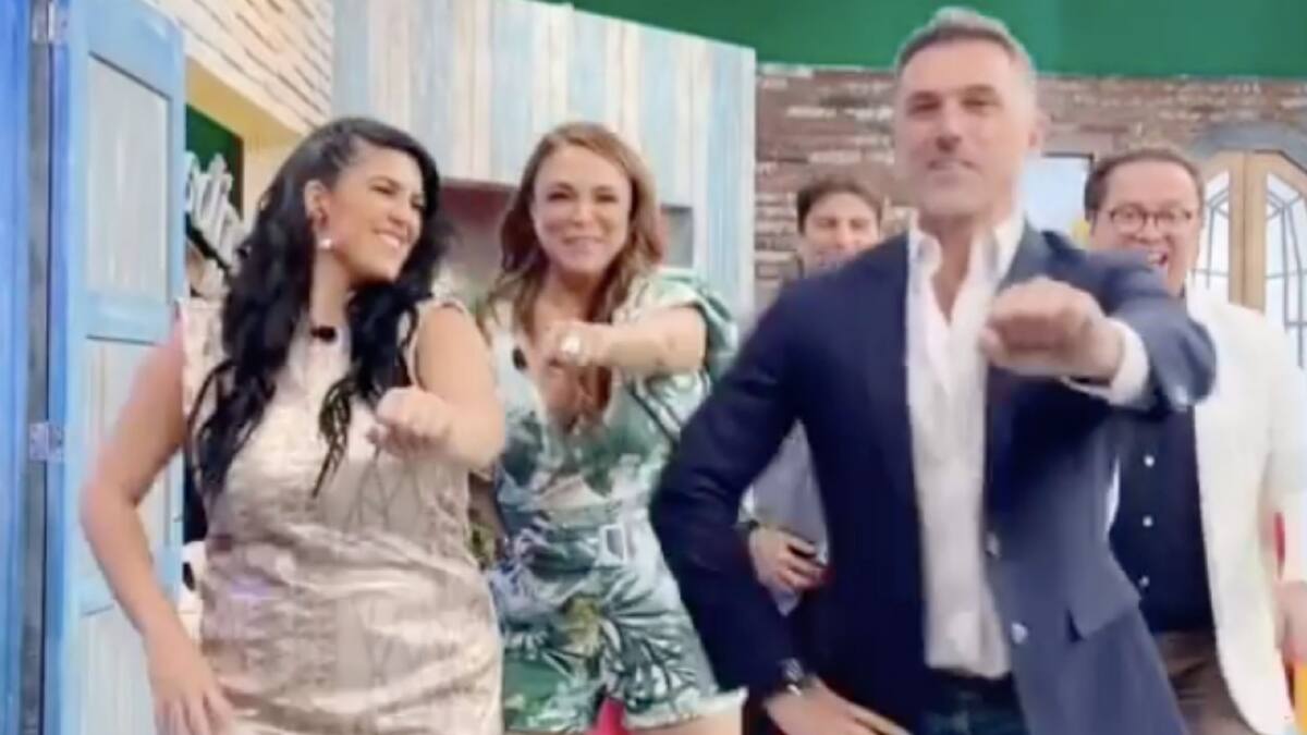 Sergio Mayer recrea icónico baile de Garibaldi con Mario Bezares y Curvy Zelma