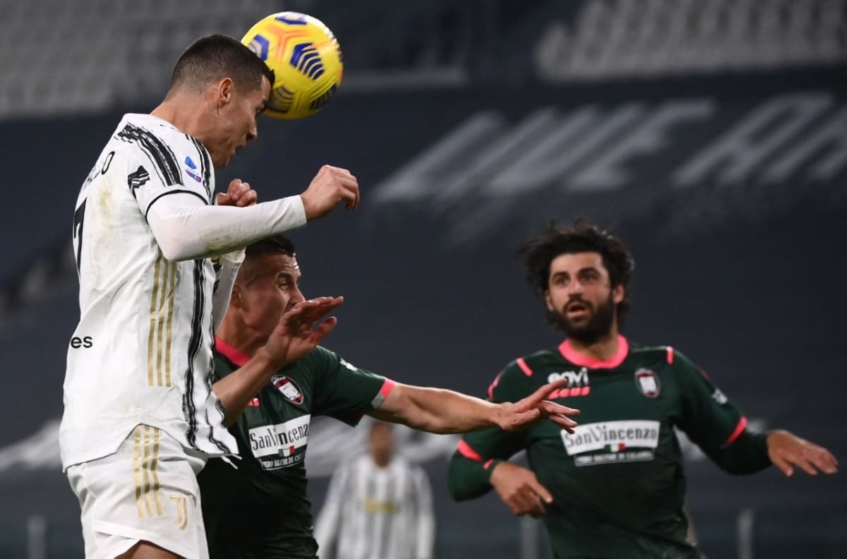 Con doblete de Cristiano Ronaldo: Juventus gana y mantiene viva la esperanza de pelear por el título