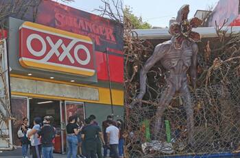 A dónde ir: Visita el Oxxo con temática de Stranger Things en CDMX