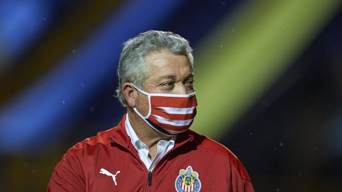 Vucetich defendió el inicio de las Chivas: "Todos los equipos tenemos pasajes con altibajos"
