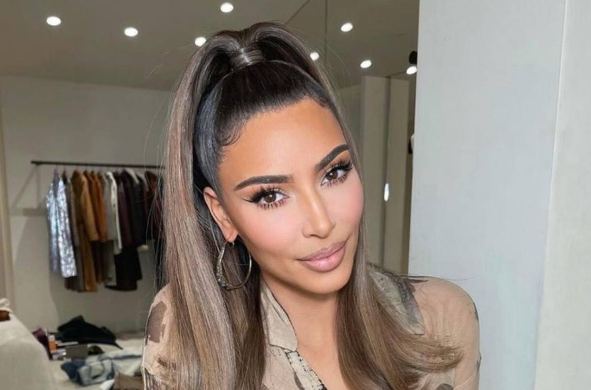 Kim Kardashian muestra figura en lencería para su línea de belleza