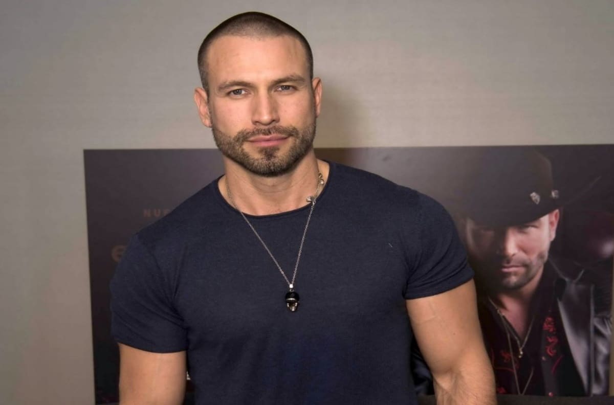 Rafael Amaya regresa a la pantalla tras superar sus adicciones