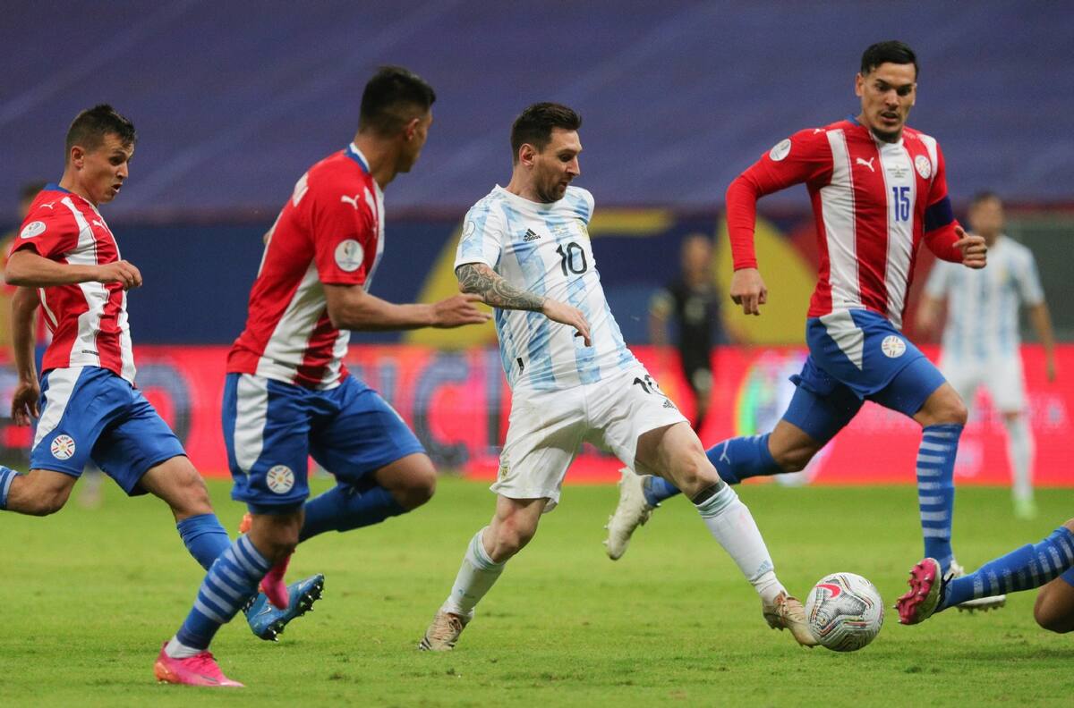 La Argentina de Messi derrotó a Paraguay y calificó a cuartos de final