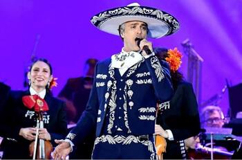 Jaime Camil interpretará a Vicente Fernández en su serie biográfica