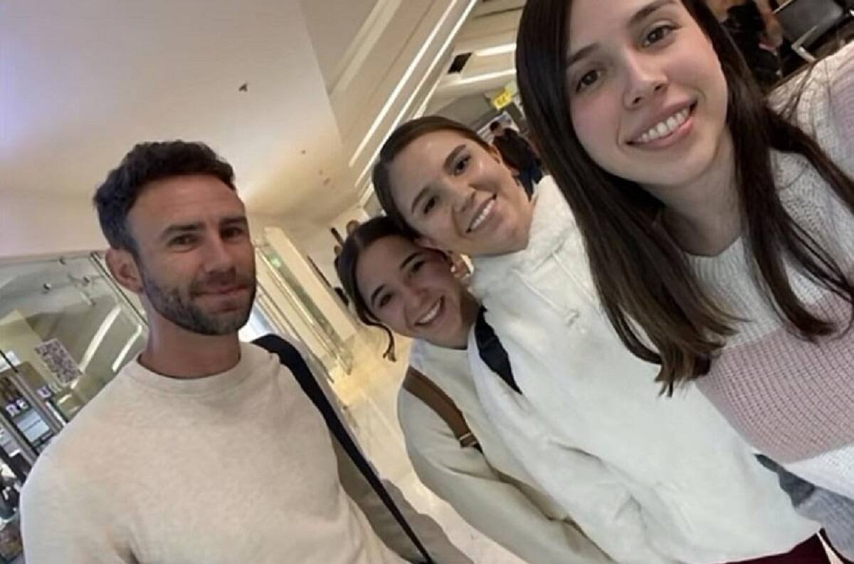 Jovencita pierde su vuelo por confundir a Miguel Layún con Adam Levine y se vuelve vira
