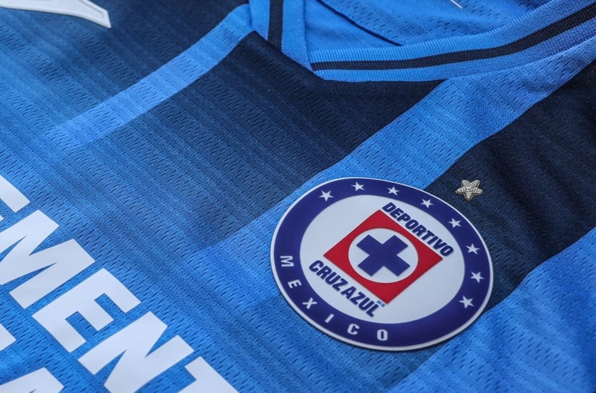 ¡INCREÍBLE! Cruz Azul reveló su nuevo uniforme para el siguiente año futbolístico