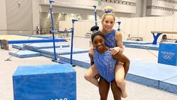 Simone Biles y el equipo de gimnasia de Estados Unidos se van de la Villa Olímpica