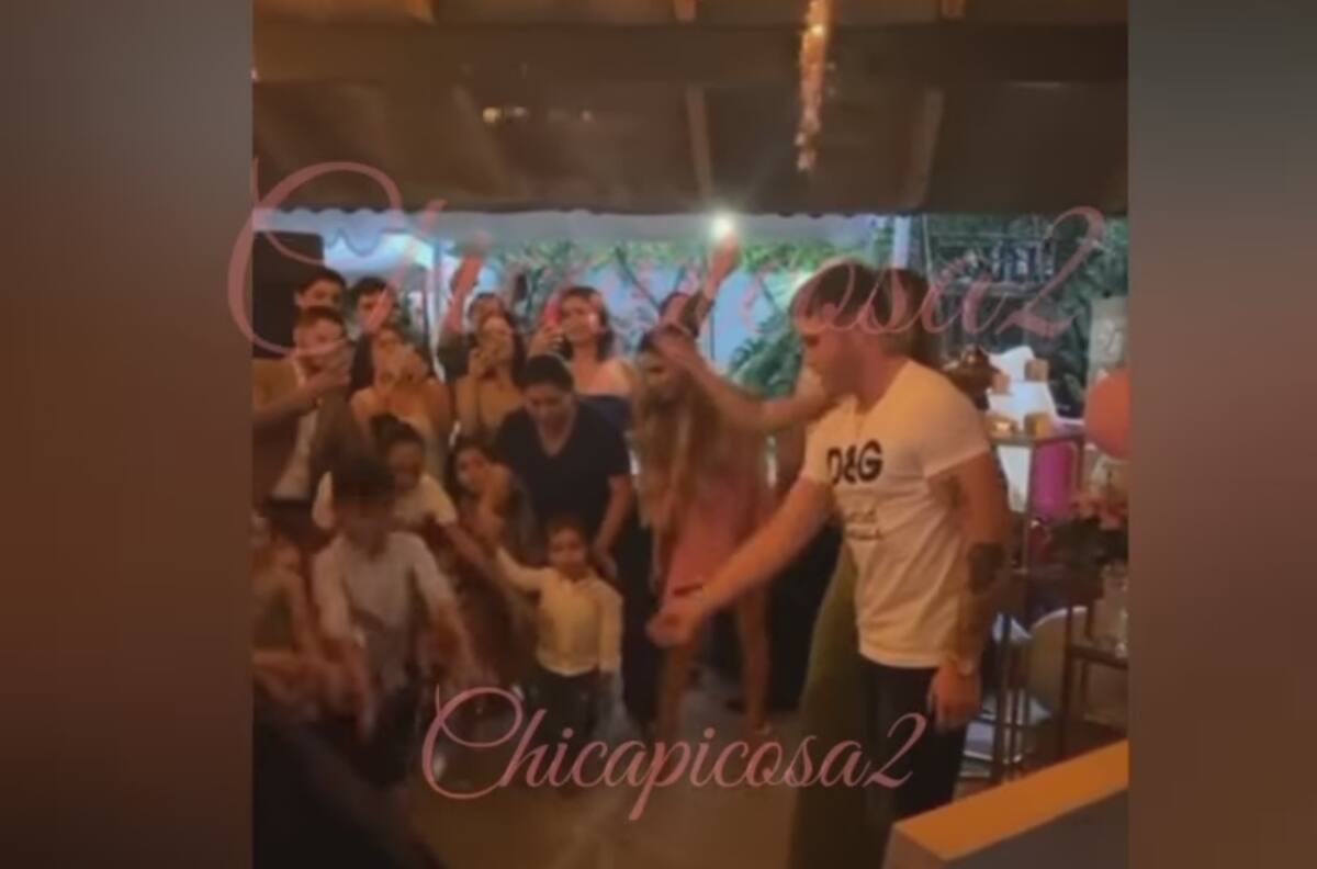 Canelo Álvarez lanzó billetes de 500 pesos en el bolo luego de ser padrino de dos niñas