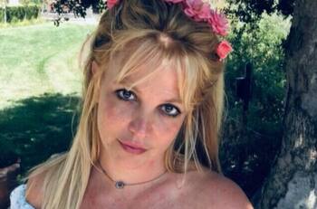 Britney Spears confirma el lanzamiento de su libro de memorias “The Woman in Me”