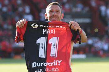 Maxi Rodríguez anunció su retiro del futbol profesional