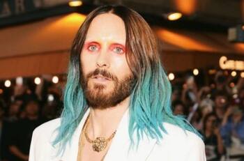 Jared Leto va con Kim Kardashian a la Semana de la Moda de París con excentrico look