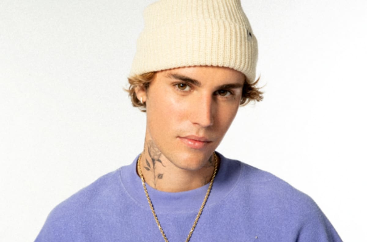 Justin Bieber regresó al escenario de los Kids 'Choice Awards e interpretó "Hold On" y "Anyone" por primera vez en 2021