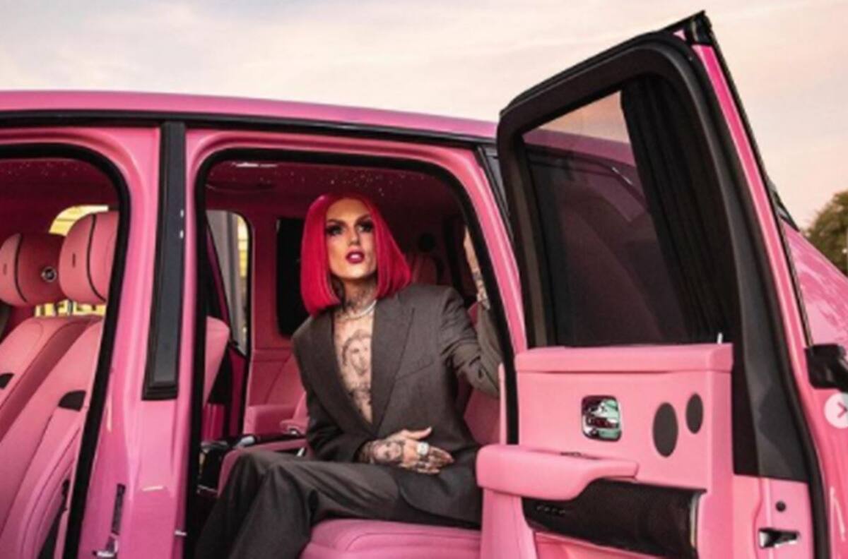 Hospitalizan al youtuber Jeffree Star por accidente automovilístico