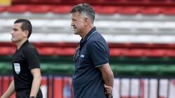 Juan Carlos Osorio tuvo que ser escoltado para salir por molestia de aficionados