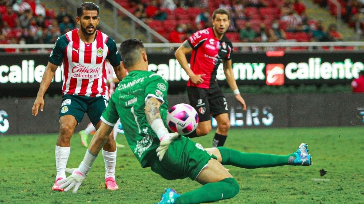 Chivas mantendría a Michel Leaño hasta el final del Apertura 2021