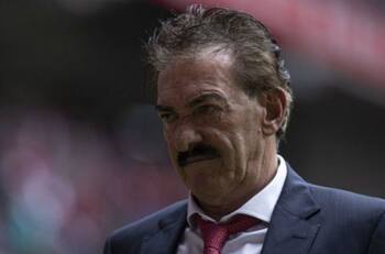 VIDEO | Cuauhtémoc Blanco reveló que Ricardo La Volpe los obligaba escribir: 'La Volpe es Dios'