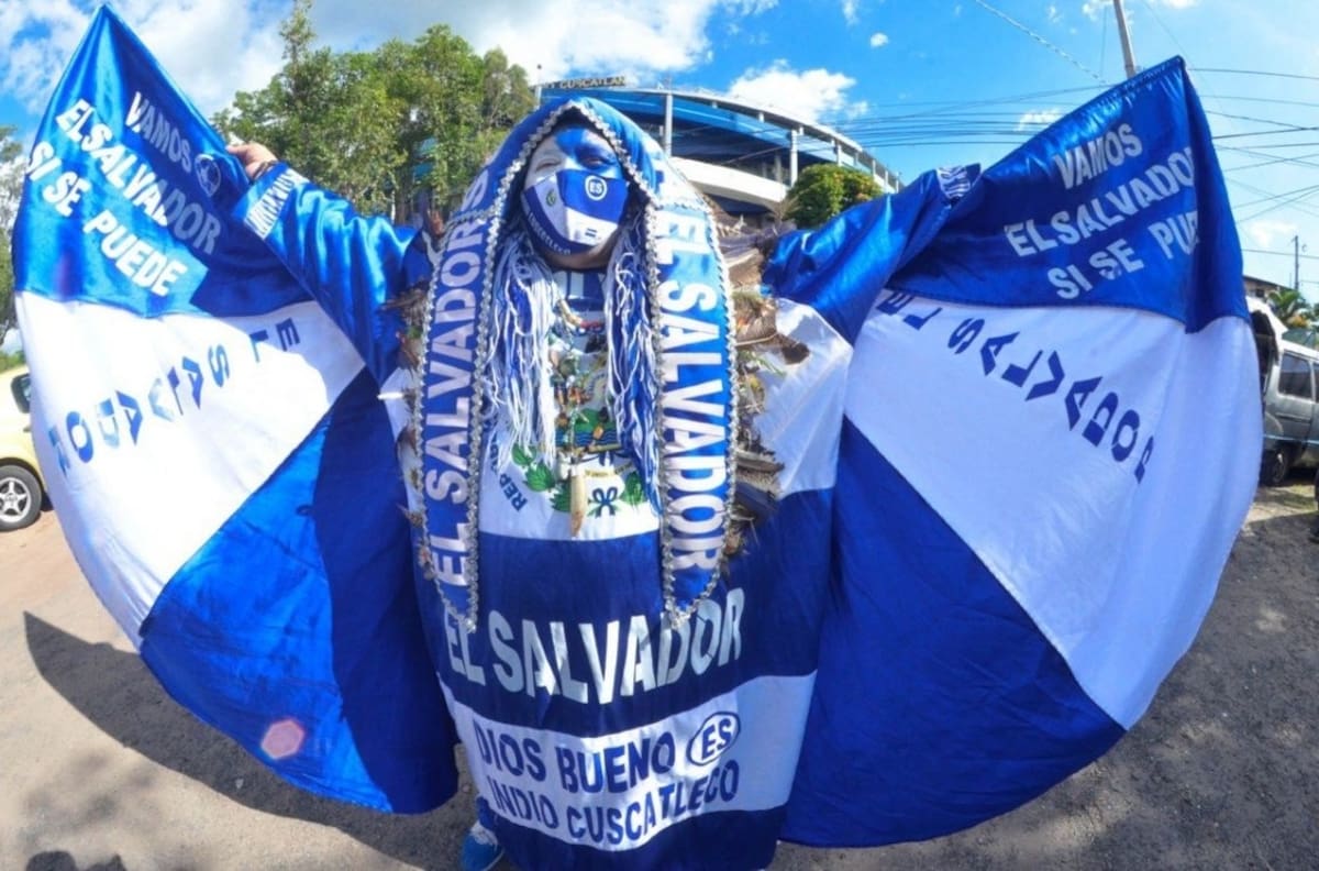 Afición salvadoreña amenaza con incomodar a la Selección Mexicana previo al partido