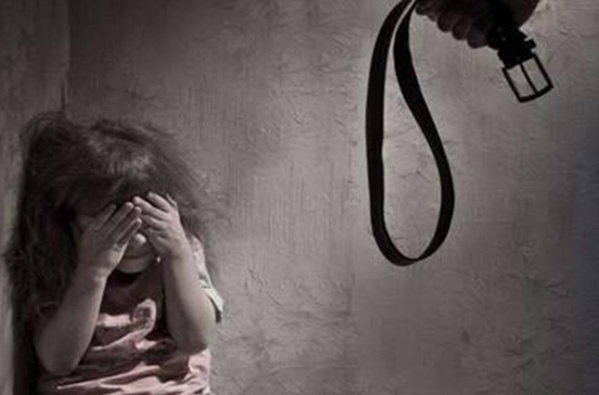 Madre encadena y abandona a su hijo como castigo en Veracruz