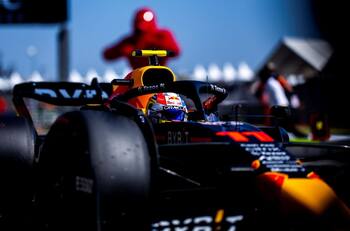 VIDEO | Así fue el gran recibimiento de Checo Pérez en Hungría