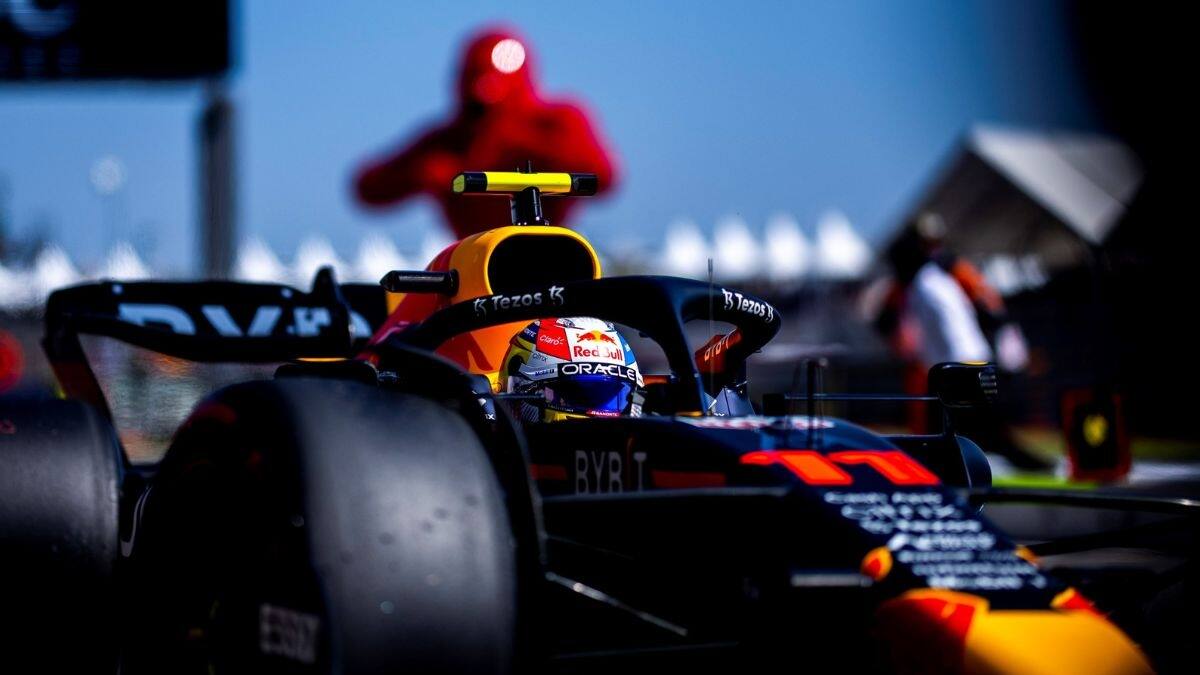 VIDEO | Así fue el gran recibimiento de Checo Pérez en Hungría