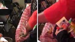 VIDEO| Mujeres se roban piezas de una mesa de dulces y se hacen virales