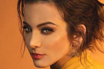 (VIDEO) Silvia Navarro impresiona con rutina de pole dance