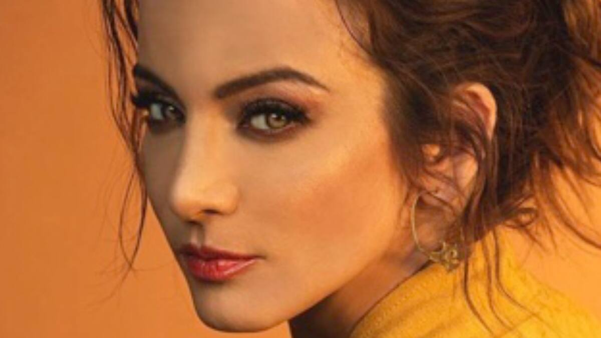 (VIDEO) Silvia Navarro impresiona con rutina de pole dance