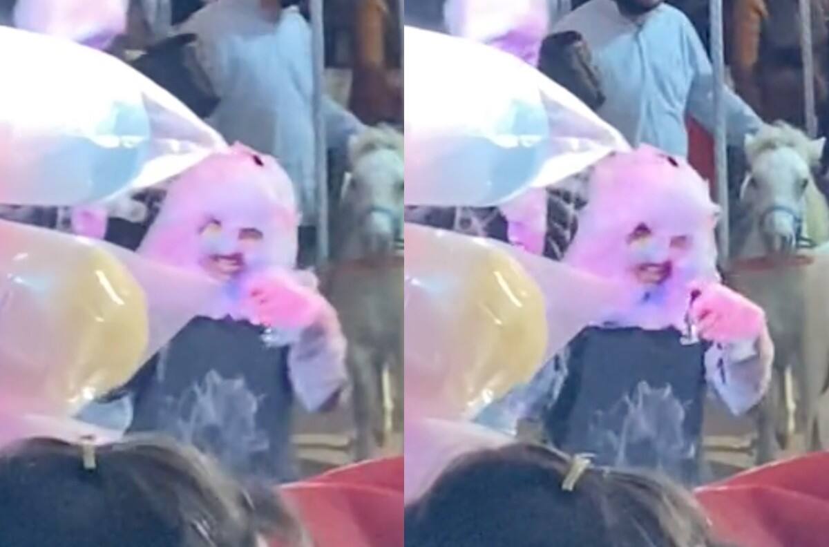 VIDEO | Niño se hace disfraz con algodón de azúcar en una feria y se vuelve viral