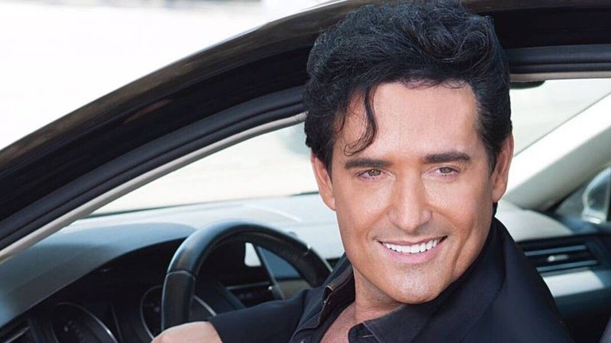 Carlos Marín grabó video cerca de la piscina en su última aparición antes de morir
