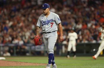 Julio Urías no abrirá el quinto juego de los Dodgers en la Serie Divisional