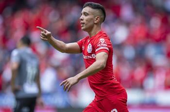 Leo Fernández el único jugador de la Liga MX que aparece en el once ideal de Latinoamérica del mes de Julio