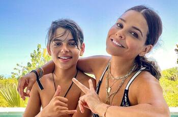 Grettell Valdez, a unas horas de su cirugía es acompañado por Santino