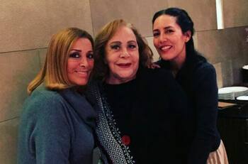 Stephanie Salas celebró con su mamá y abuela el 15 de septiembre con unos ricos buñuelos