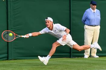 Diego Schwartzman no pudo amarrar pase en Wimbledon por falta de luz